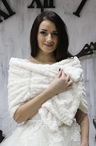 Молочний палантин із каракулю